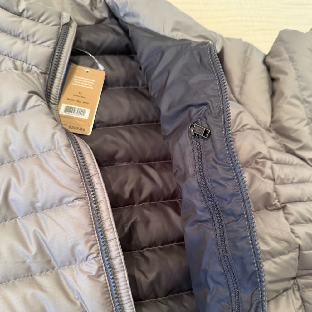 NWT Women’s Patagonia Down Sweater Quilted Jacket in Feather Gray - XL - Picture 5 of 5